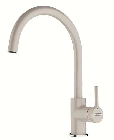 Armatura za Pomivalno Korito Franke u izvedbi sahara s ručicom i okretnim izljevom 360°.