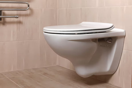 Bela zelo tanka WC deska Glacera EasySlim33 iz duroplasta z mehko Zapiranje Soft Close in pritrditvijo EasyLock