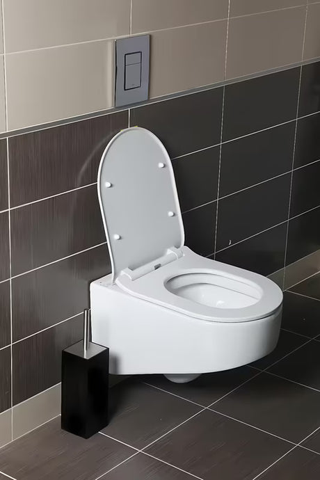 Bela zelo tanka WC deska Glacera EasySlim44 iz duroplasta s tečaji mehko Zapiranje Soft Close in pritrditvijo EasyLock.