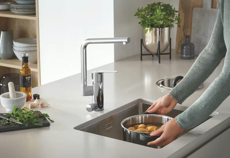 Nerjavno jekleno pomivalno korito Grohe K700U s satinirano površino in odtokom 3,5"