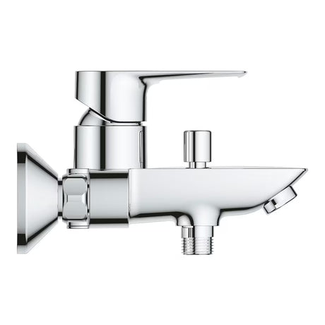 Enoročna stenska armatura za kad Grohe bauloop v krom izvedbi brez tuš seta.