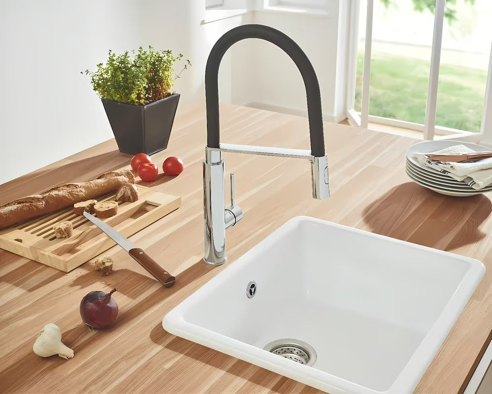 Kromirana kuhinjska armatura za pomivalno korito Grohe Concetto New z visokim vrtljivim izlivom in izvlečno prho