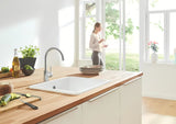 Kuhinjska armatura za pomivalno korito Grohe Concetto New z visokim vrtljivim izlivom v izvedbi supersteel.