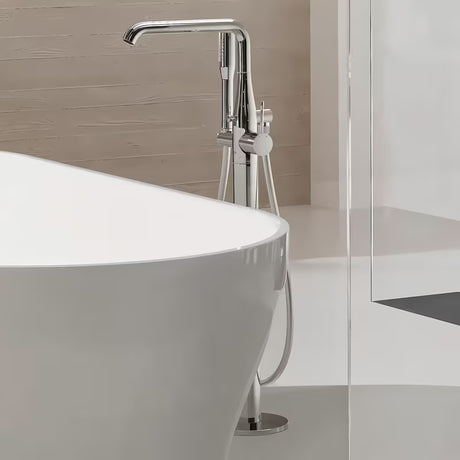 Talna armatura za kad Grohe Essence New v kromu z ročno prho in vrtljivim izlivom