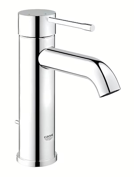 Kromirana enoročna armatura za umivalnik Grohe Essence New z odtočnim kompletom in varčnimi tehnologijami.