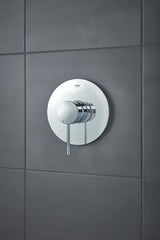 Grohe Essence New podometna enoročna armatura za tuš v krom izvedbi