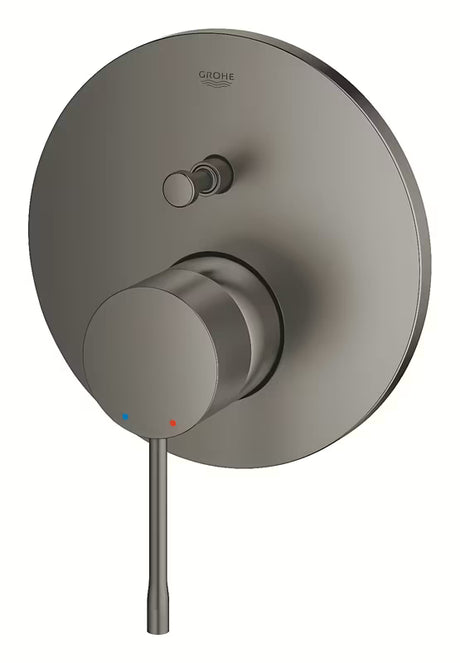 Podometna armatura za tuš Grohe Essence New v izvedbi brushed hard graphite z 2-smernim preklopnikom.