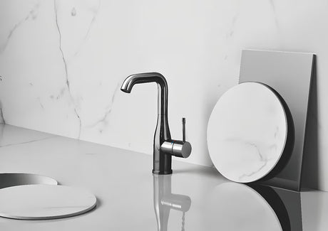 Visoka enoročna armatura za umivalnik Grohe Essence New v površinski obdelavi Hard Graphite z vrtljivim izlivom
