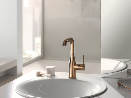 Visoka enoročna armatura za umivalnik Grohe Essence New v barvi warm sunset z vrtljivim izlivom