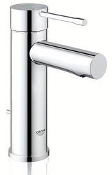 Kromirana armatura za umivalnik Grohe Essence New z ročnim upravljanjem in izpustom.