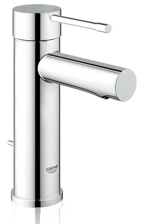 Kromirana armatura za umivalnik Grohe Essence New z ročnim upravljanjem in izpustom.