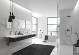 Dozirnik za Milo Grohe Essentials brez držala v izvedbi hard graphite, steklena posodica in kovinski elementi.
