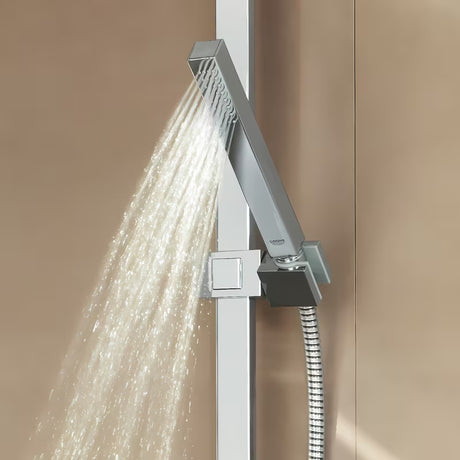 Tuš set Grohe Euphoria Cube v krom izvedbi z ročno prho, drsnikom in cevjo