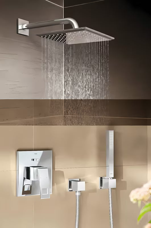 Kvadratna nadglavna prha Grohe Euphoria Cube 150 v krom izvedbi z načinom Rain