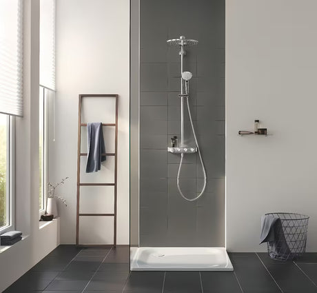 Kromiran tušni sistem Grohe Euphoria smartcontrol s termostatom, nadglavno prho in ročno prho