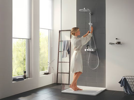 Kromiran tušni sistem Grohe Euphoria smartcontrol s termostatom, nadglavno prho in ročno prho