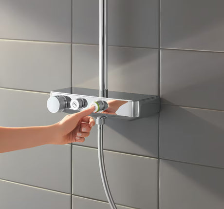 Tušni sistem Grohe Euphoria smartcontrol System v kromu s termostatsko armaturo, z nadglavno in ročno prho