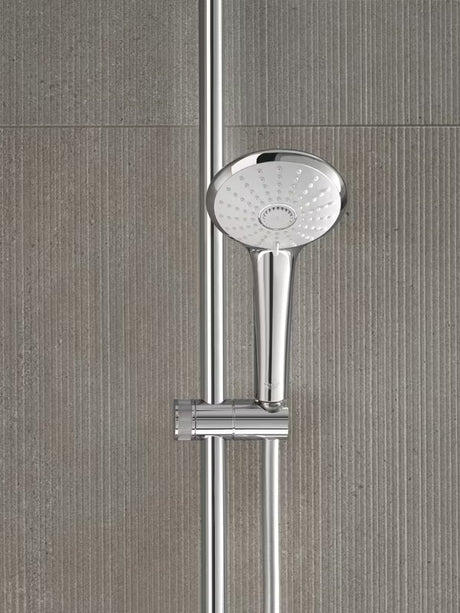 Ručni tuš Grohe Euphoria 110 Massage u kromiranoj izvedbi s bijelom tuš pločom i tri vrste mlaza.