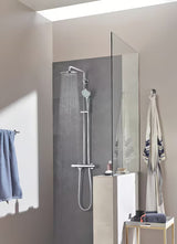 Tušni sistem Grohe Euphoria System s termostatsko armaturo v krom izvedbi z nadglavno in ročno prho