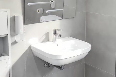 Viseči umivalnik Grohe Euro Ceramic 60 v alpsko beli barvi s prelivom in odprtino za pro armaturo