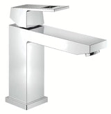 Kromirana enoročna armatura za umivalnik Grohe Eurocube z oglato zasnovo in tehnologijo Grohe EcoJoy