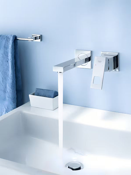 Kromirana podometna armatura za umivalnik Grohe Eurocube u četvrtastom dizajnu