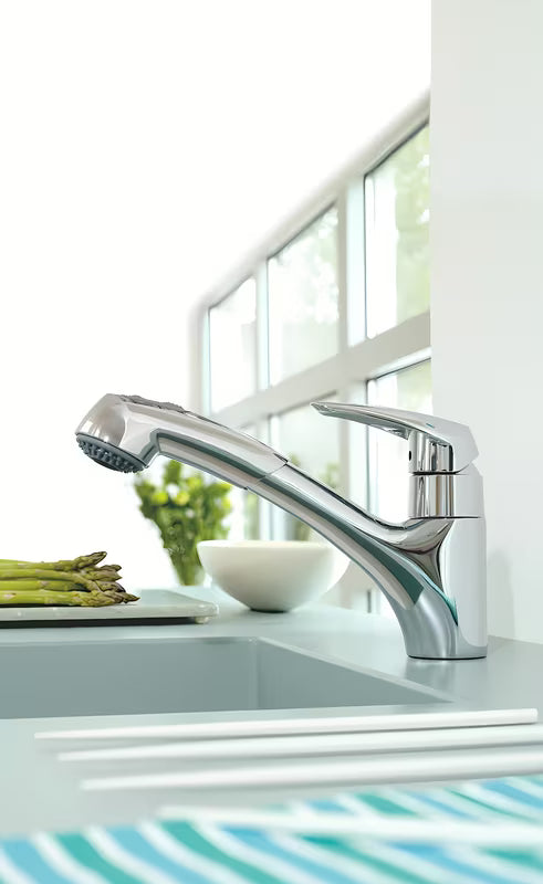 Kromirana armatura za pomivalno korito Grohe Eurodisc z izvlečno prho z vrtljivim izlivom