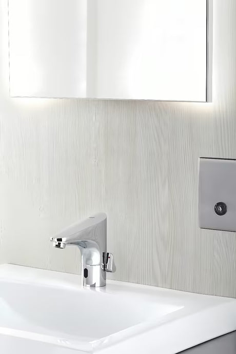 Kromirana senzorska armatura za umivalnik Grohe Europlus z infrardečim senzorjem
