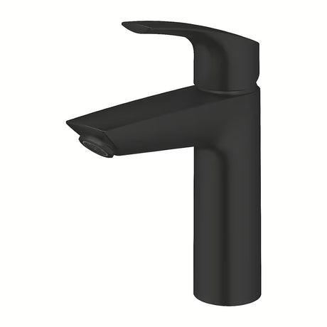 Mat črna enoročna armatura za umivalnik Grohe Eurosmart brez odtoka pro za enoopravilno montažo.