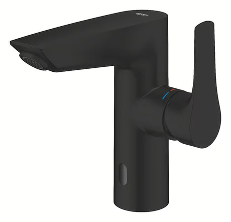 Mat črna armatura za umivalnik Grohe Eurosmart z brezdotičnim senzorjem in ročno ročico