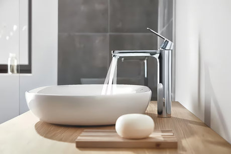 Grohe Eurosmart Cosmopolitan visoka armatura za umivalnik v krom izvedbi pro samostoječi umivalniki .