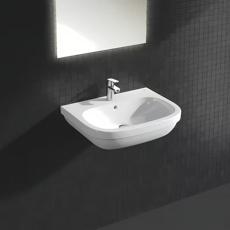 Kromiran armatura za umivalnik Grohe Eurosmart Cosmopolitan z ročnim upravljanjem in odtokom