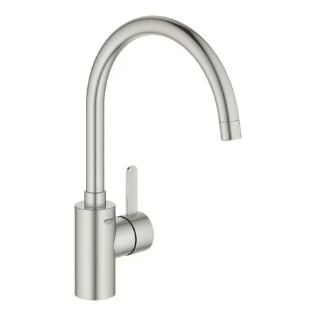 Kuhinjska enoročna armatura Grohe Eurosmart Cosmopolitan z visokim vrtljivim izlivom v izvedbi supersteel.