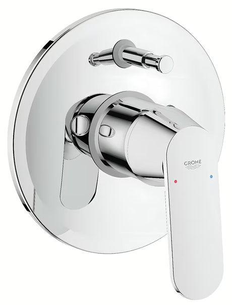 Podometna enoročna armatura za tuš Grohe Eurosmart Cosmopolitan v kromirani izvedbi z okroglo rozeto.