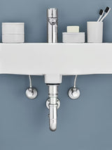 Kotni ventil Grohe v izvedbi chrome s kovinsko rozeto in ergonomskim kovinskim ročajem.