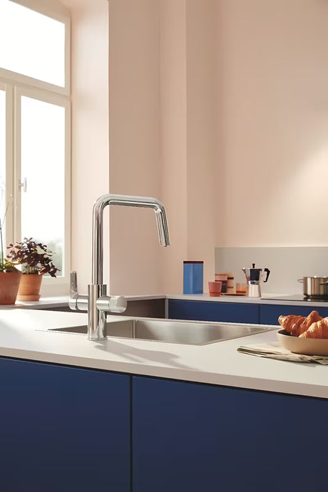 Kromirana armatura za pomivalno korito Grohe Blue Pure 2022 z ločeno ročico za pro filtrirano vodo