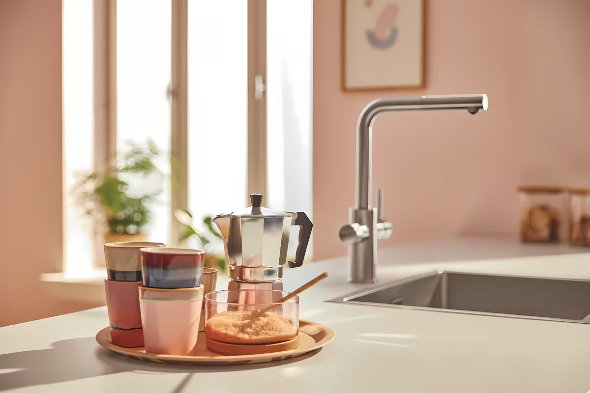 Grohe Blue Pure 2022 armatura za pomivalno korito s filtrirno funkcijo v izvedbi supersteel