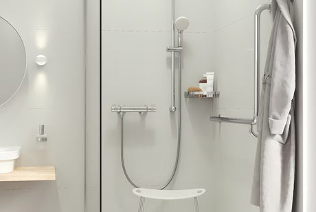 Krom termostatska armatura za tuš Grohe Grohtherm 800 pro za stensko montažo.