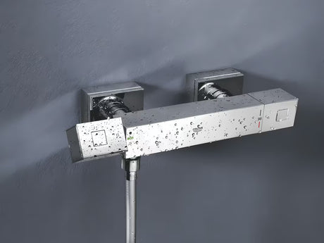 Termostatska armatura za tuš Grohe Grohtherm Cube u krom izvedbi s četvrtastim dizajnom