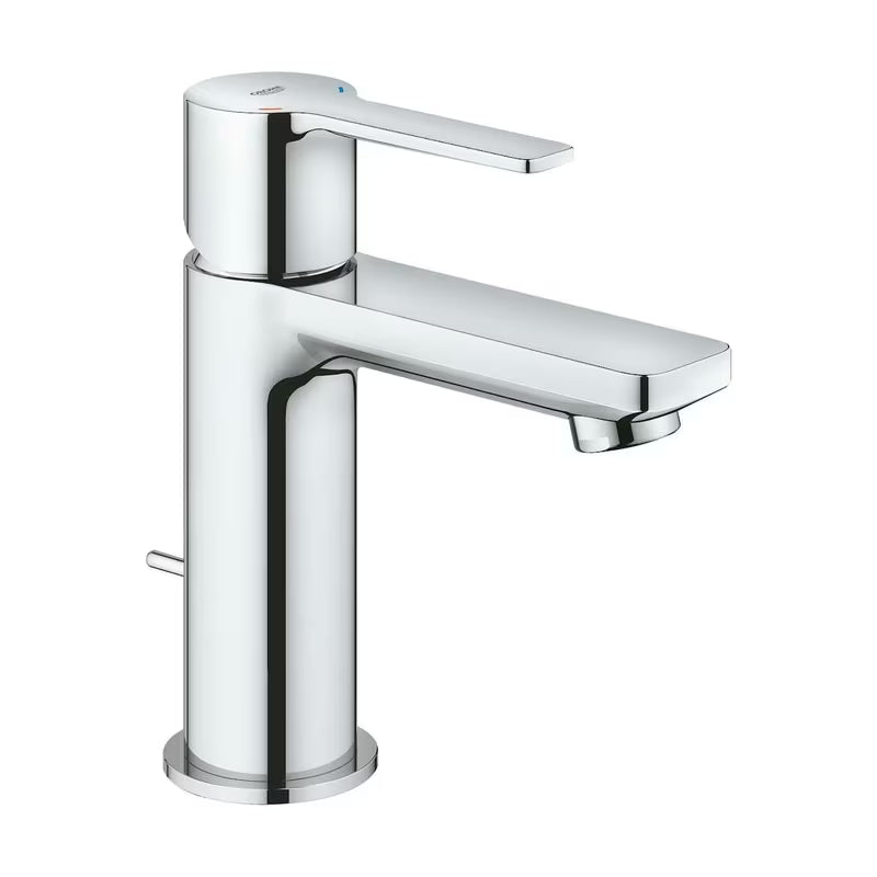 Kromirana enoročna armatura za umivalnik Grohe Lineare s kratkim izlivom in odtočnim kompletom.