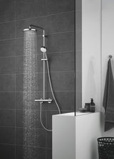 Krom nadglavna prha Grohe New Tempesta 210 s curkom Rain ter tehnologijama DreamSpray in SpeedClean.