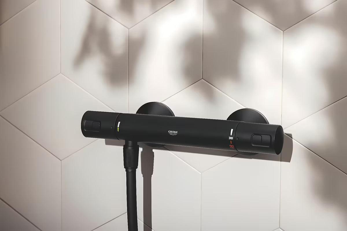 Termostatska stenska armatura za tuš Grohe Precision Start v mat črni barvi