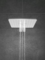 Nadglavna prha Grohe Rainshower smartactive 310 Cube z belim pršnim diskom in stenskim ročajem