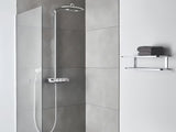 Grohe Rainshower smartcontrol tušni sistem s termostatsko armaturo v kromu z nadglavno prho 360 mm in ročno prho