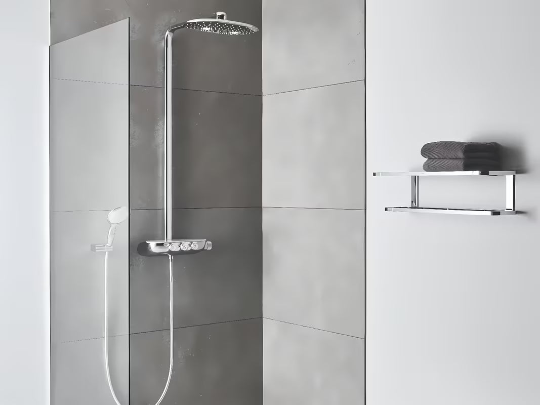 Grohe Rainshower smartcontrol tušni sistem s termostatsko armaturo v kromu z nadglavno prho 360 mm in ročno prho