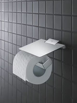 Kromiran držalo za toaletni papir Grohe Selection Cube s pokrovom s skritim stenskim pritrjevanjem.