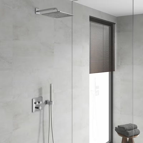 Podometna armatura za tuš Grohe Smart Control v krom izvedbi z upravljanjem smartcontrol in dvema izhodoma.