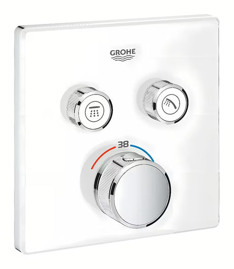 Podometna termostatska armatura za tuš Grohe Grohtherm smartcontrol v izvedbi Moon White z upravljanjem smartcontrol.