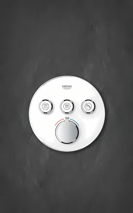 Podometna termostatska armatura za tuš Grohe Grohtherm smartcontrol v izvedbi Moon White