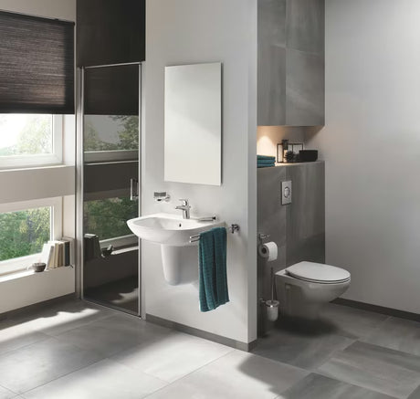Kromirana enoročna armatura za umivalnik Grohe Start Flow z odtokom z varčnim pretokom 5,7 l/min